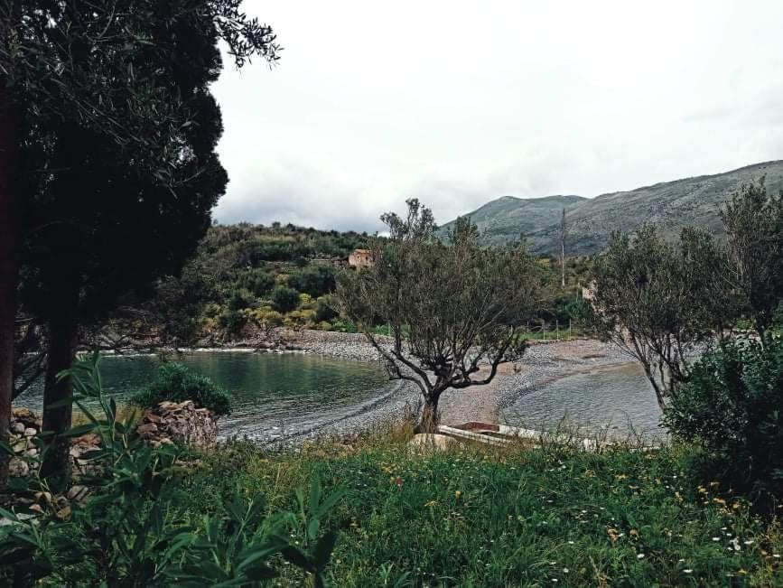 Villa Smaragda Liménion Buitenkant foto