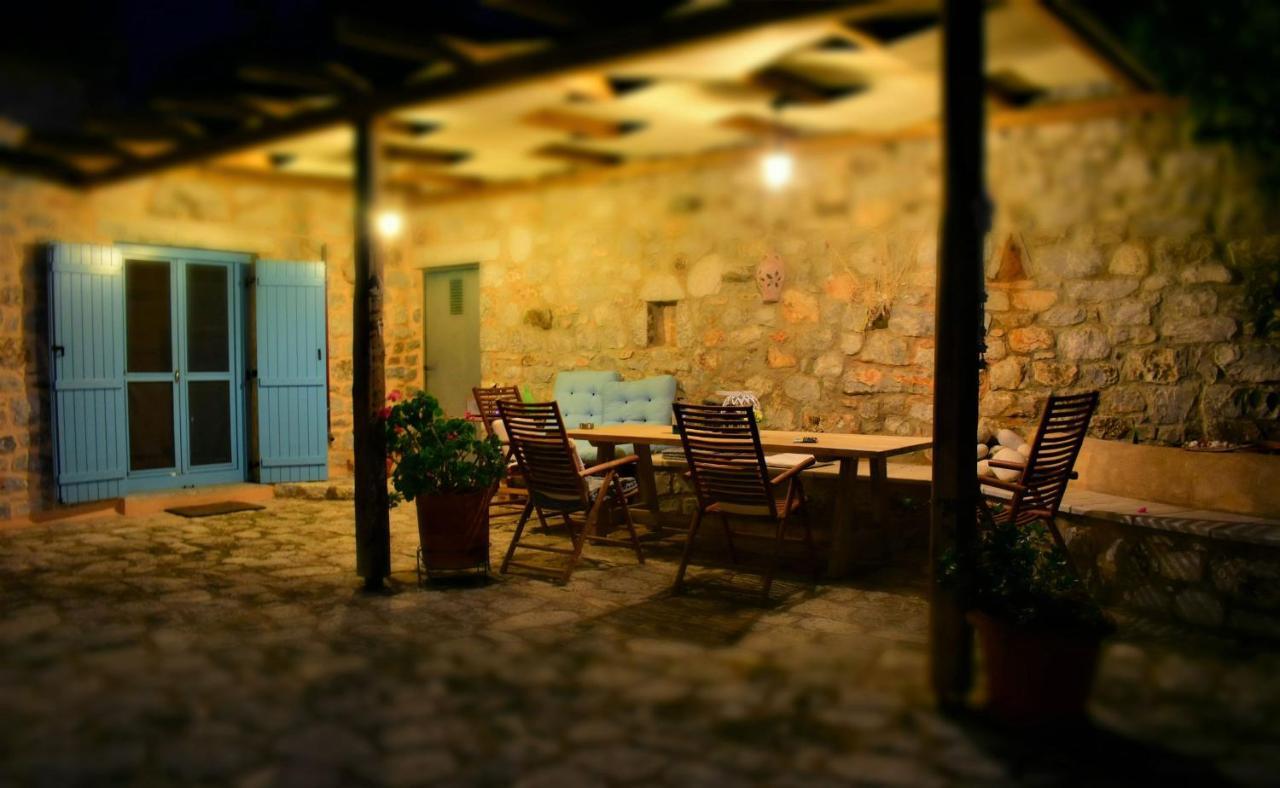 Villa Smaragda Liménion Buitenkant foto